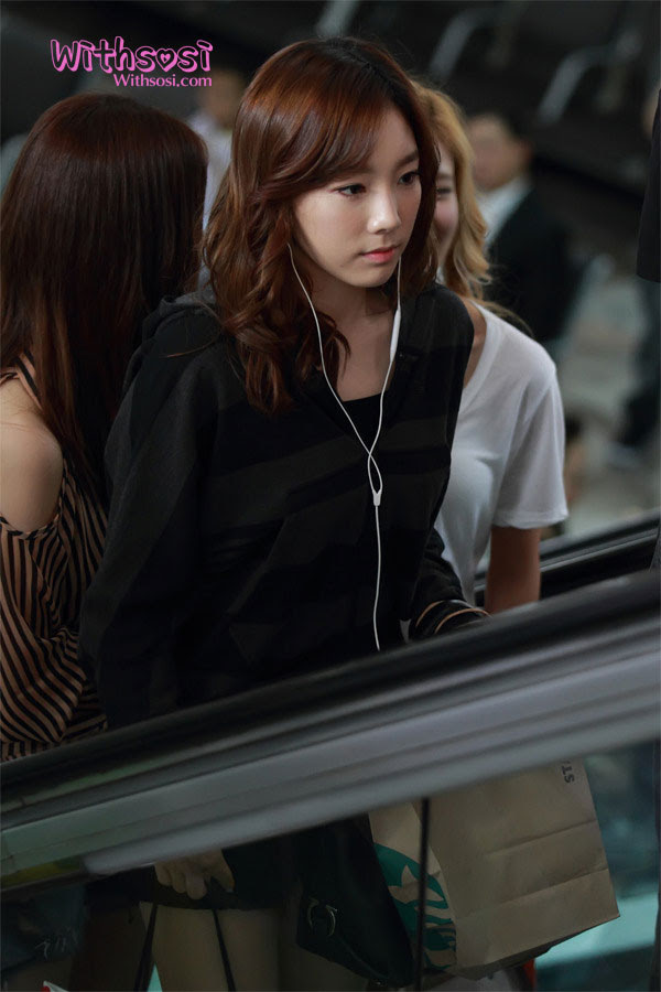Snsd Taeyeon Gimpo Airport