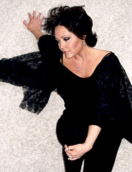 Nashvillegab Kelly Lang Discusses Iconic Duets Hall Of Fame Induction Growing Up Around Conway Twitty Exclusive