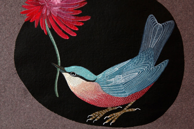 Bird on black detail