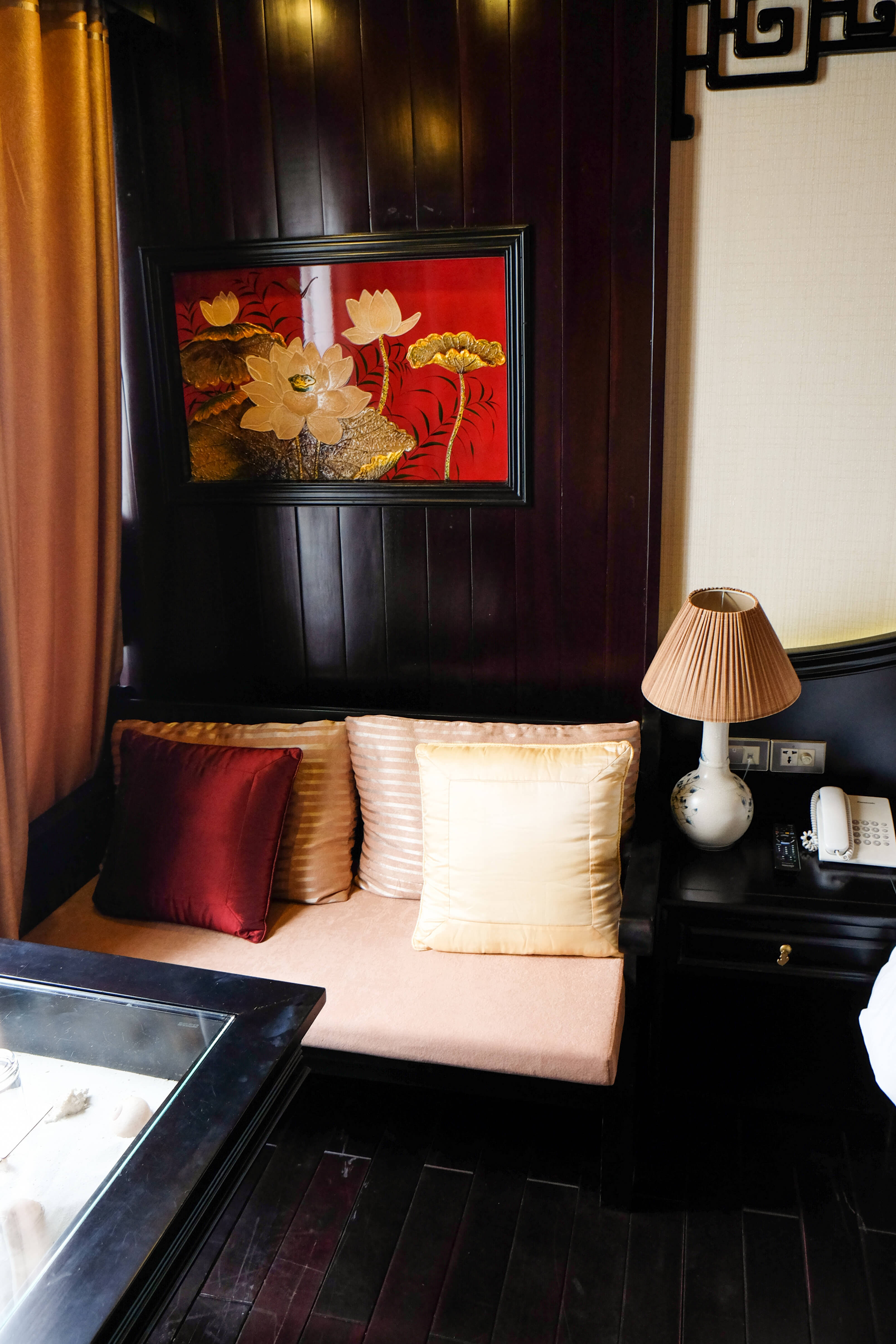 Dragon Legend Suite Couch