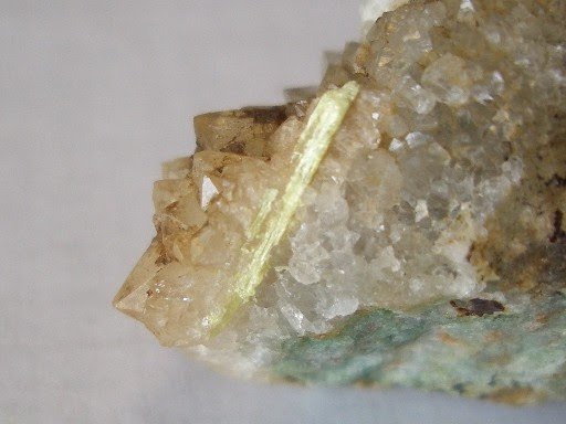 カルパチア石 Karpatite