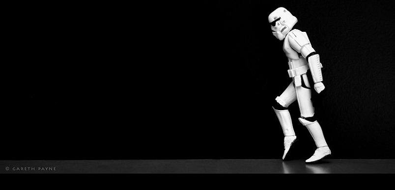 stormwalking-stormtrooper-moonwalking