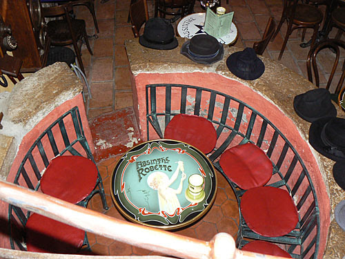 absinthe bar 2.jpg