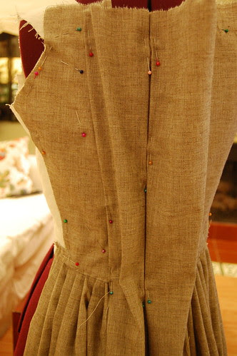 Making a robe a l'anglaise 13