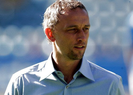 Classify Norwegian football legend Lars Bohinen