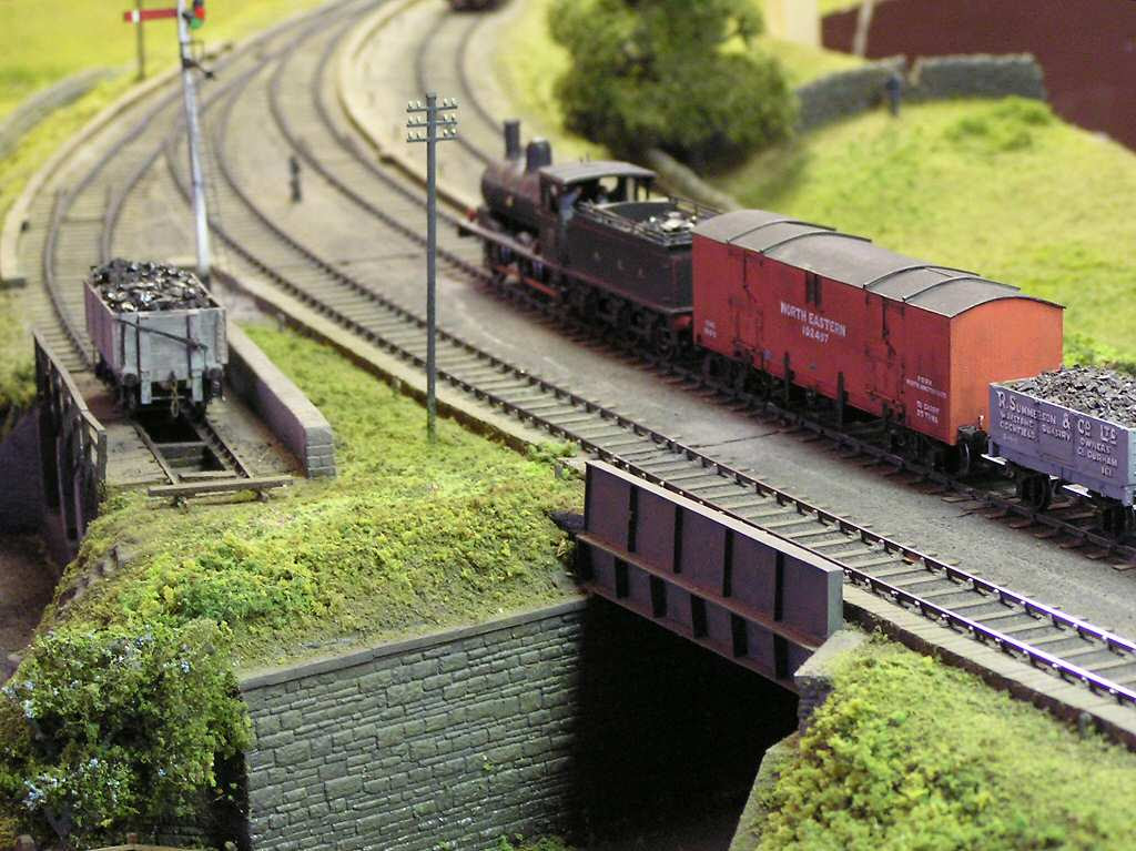 Free Model Railway Steam, Diesel &amp; Electric train set Photographic 