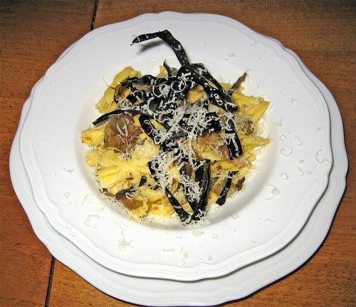 farfalline con melanzane, speck e pecorino by fugzu