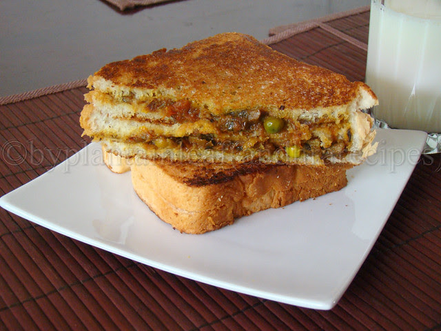 mushroom and peas sandwich
