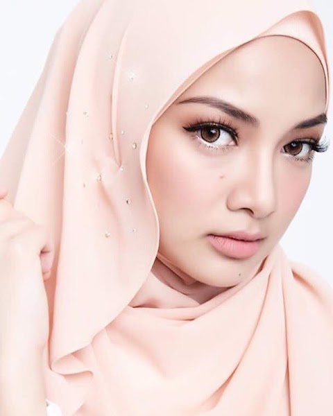 Neelofa