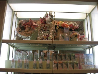 東京ディズニーランドの香水屋さん 吉田さんファミリーオフィシャルブログ 吉田さんちのディズニー日記 Powered By Ameba