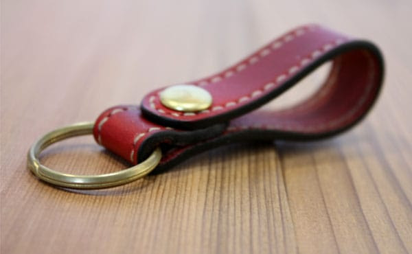 栃木レザー キーホルダー オーダーメイド お好みの革色糸色選べます ゆうパケット対応 キーホルダー ストラップ 薩摩革工房ミカサレザー