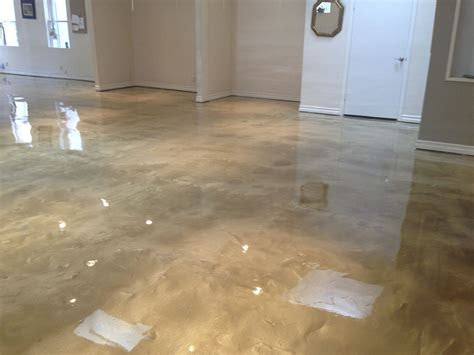 Instead of pulling up that tired vinyl on your bathroom floor, give it a fresh look with a newly repainted surface. Philadelphia Metalic Epoxy Flooring Installer