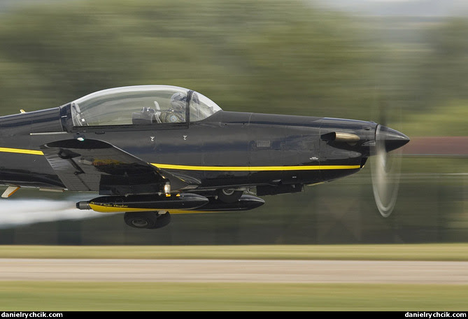 Royal International Air Tattoo 2006. Dutch Pilatus PC-7 solo display