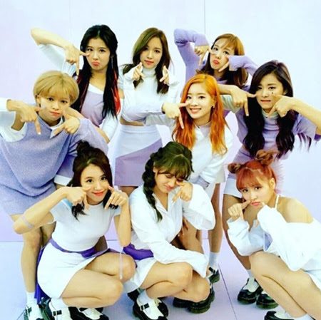 Twice新曲signal発表でsignalポーズがブームになる Twice絶対主義 Twice 韓国アイドルを全力で応援します