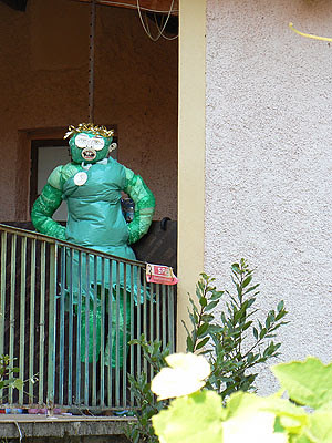épouvantail vert.jpg