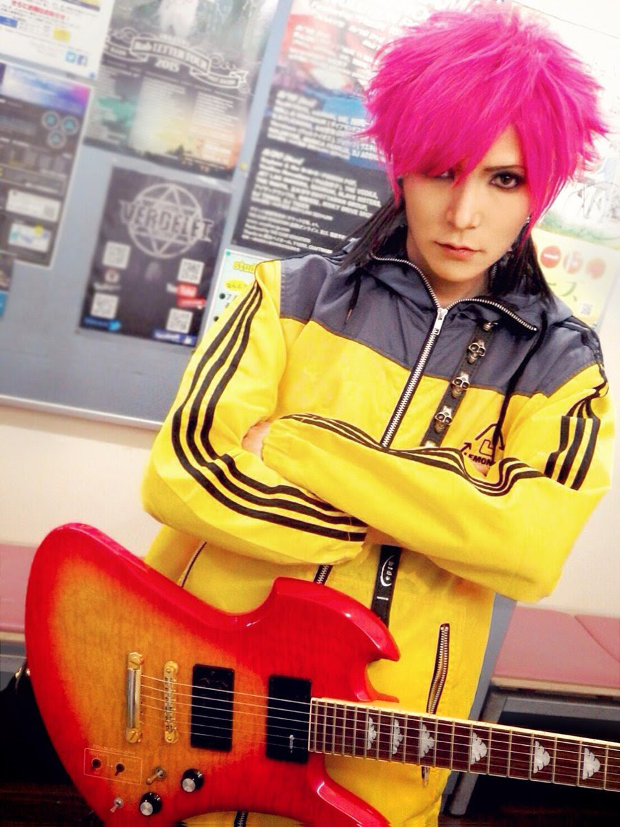 TERUのhideコスのクオリティがすごい…!※ただしGLAYではない
