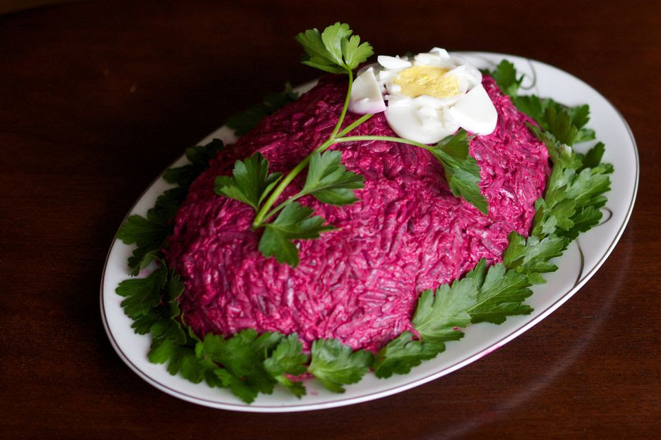 Ð¡Ð°Ð»Ð°Ñ ÑÐµÐ»ÐµÐ´ÐºÐ° Ð¿Ð¾Ð´ ÑÑÐ±Ð¾Ð¹