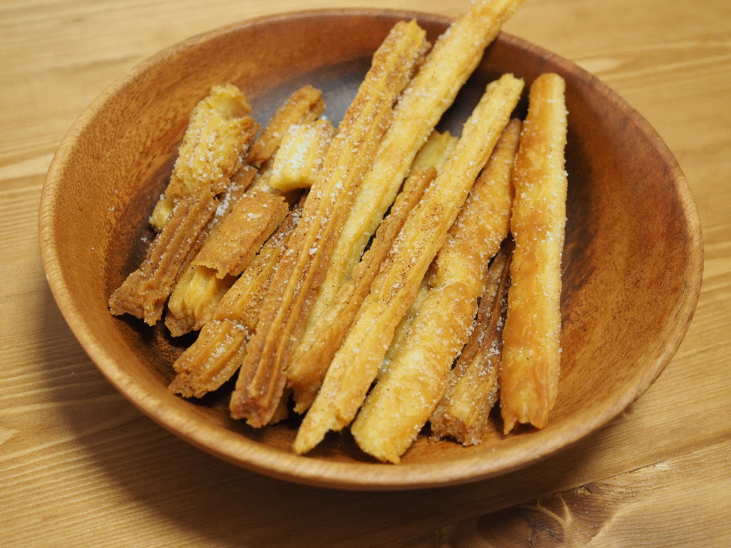 ディズニー公式レシピで チュロスを揚げずにオーブンで作ってみた