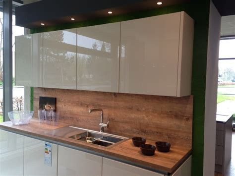 hausmarke musterkueche musterkueche magnolia lack hochglanz