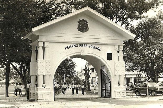 sekolah tertua di malaysia