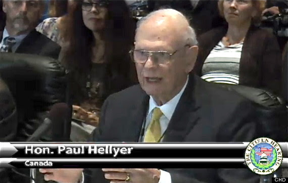 Paul Hellyer, ex Ministro de Defensa de Canadá.