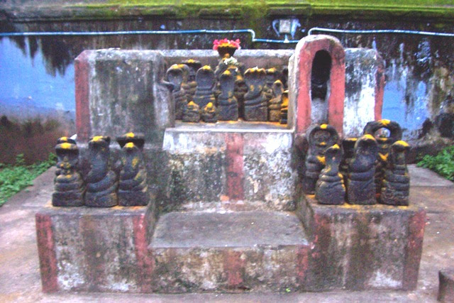 File:Elur chetty colachal nagaramman temple.jpg