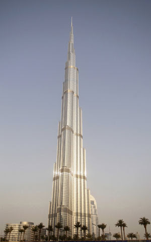 Burj Khalifa, o mais alto arranha-céu do mundo, com 828 