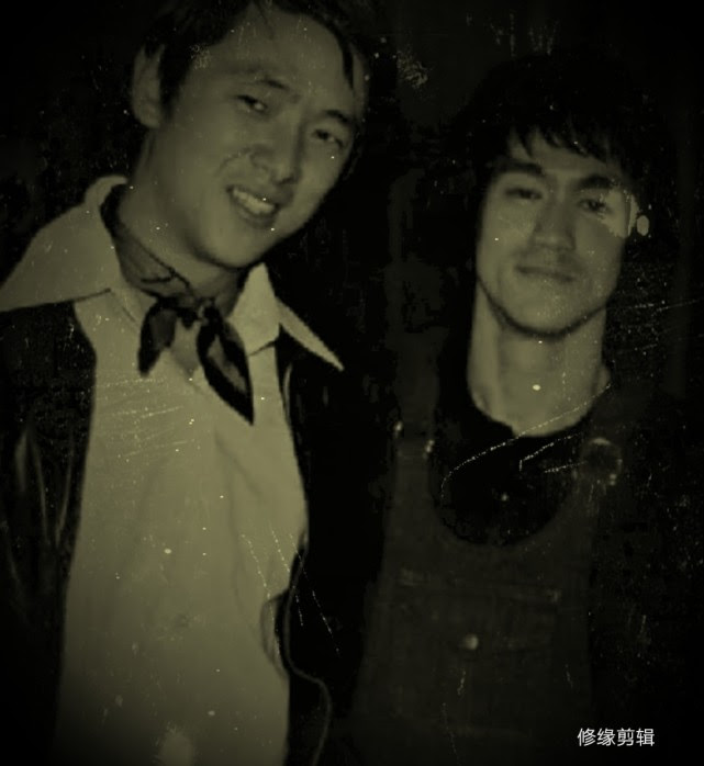 王羽年轻时罕见照片曝光 看一眼就知道有背景的人