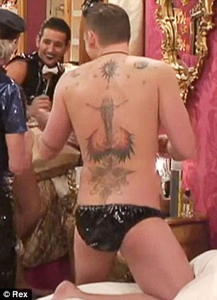 Duncan James on Lee Ryan's wandering hands... as he ...