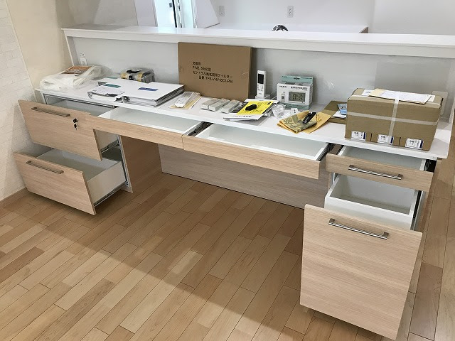入居前web内覧会 ４ ダイニング 一条工務店のキッズカウンターとパントリー Miホーム 理想の家づくりを綴るブログ
