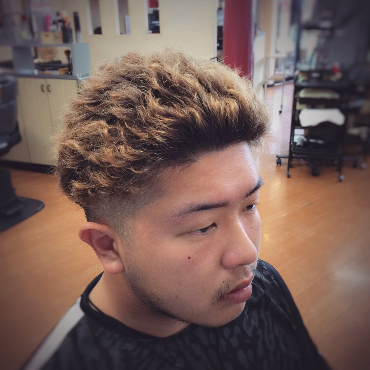 ショート カーリーパーマ ツーブロック メンズの髪の悩みを解決 瑞穂町の Barbershop バーバーショップ 理容室 カットスペースシオザワ