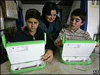 Children with $100 laptop