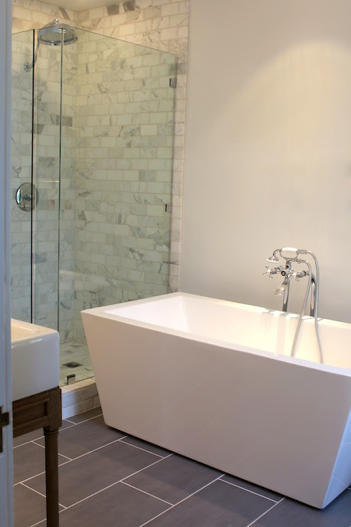 Modern Freestanding Tub - Modern - bathroom - Kishani Perera