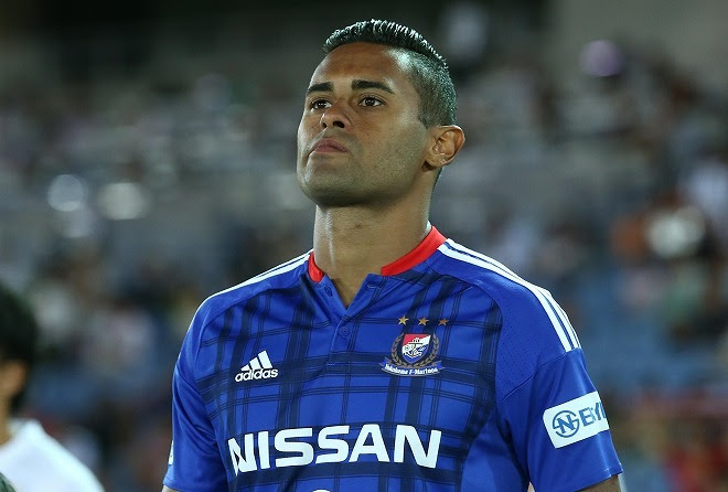 先取り移籍マーケット 横浜のカイケが構想外に 神戸 仙台 柏でcbが玉突き移籍か サッカーダイジェストweb