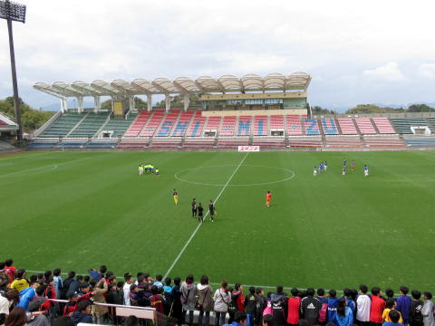 12年4月22日 練習試合 クラブチーム4年生 会場清水市内グラウンド Sakichi 三保第一小学校 試合形式 11人制 5 対象学年新6年生 参加チーム数 32チーム 大会形式各グループ4チームのリーグ戦を行い予選後 順位決定を行いました 大会1日目