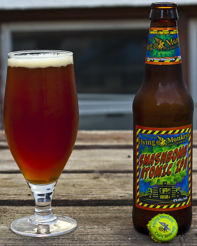 Review: Flying Monkeys' Smashbomb Atomic IPA by Cody La Bière