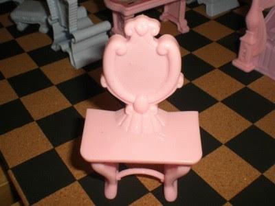 ドールハウス 100均材料でanasui風ミニチュア家具をdiy Gothic Base