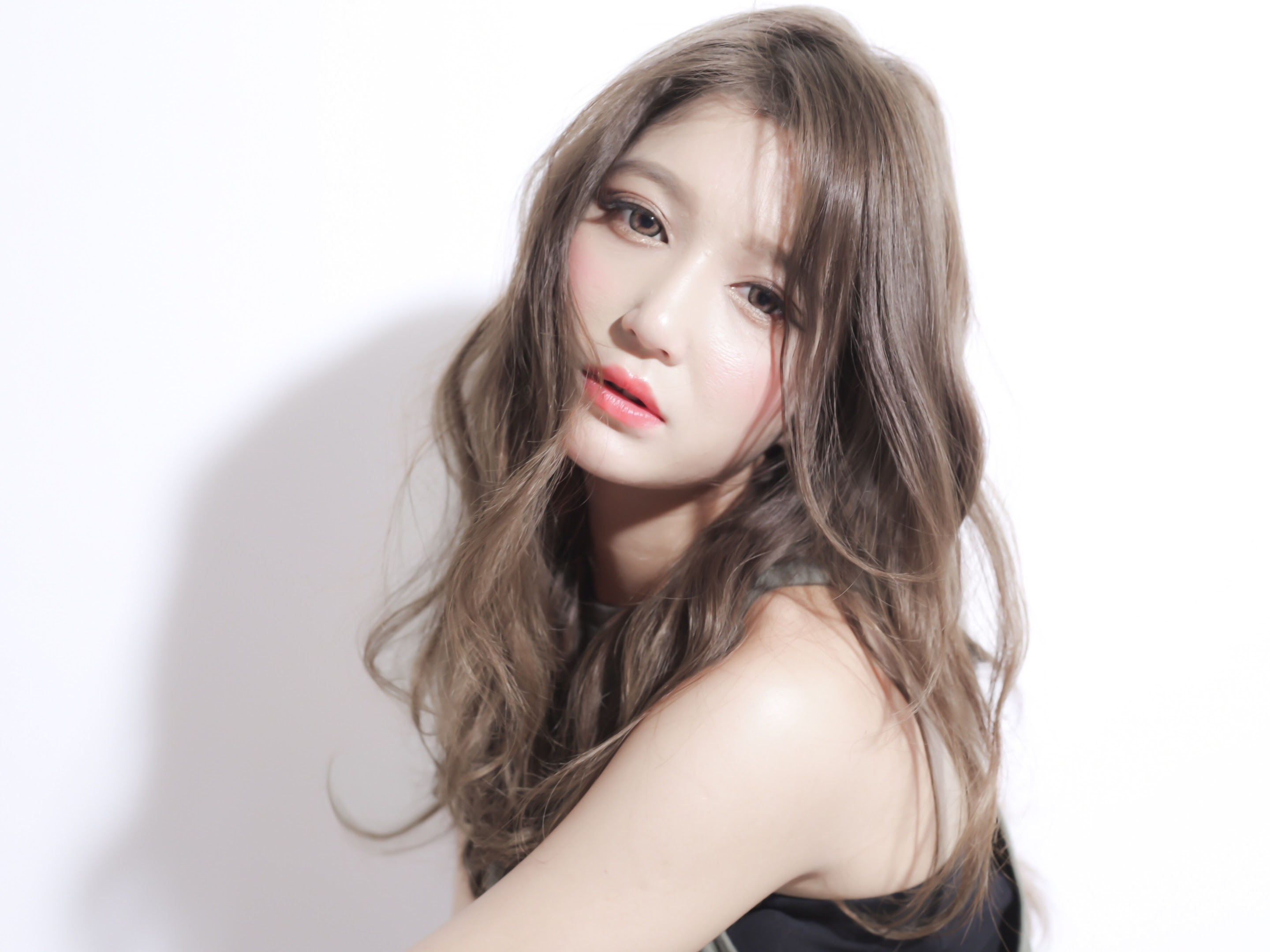 人気ヘアエクステ シールエクステに興味ある方 詳しく解説 種類 本数 カラー 値段 ショート ハイライト イヤリングカラー インナーカラー 原宿 美容室 Sherry 原宿美容室