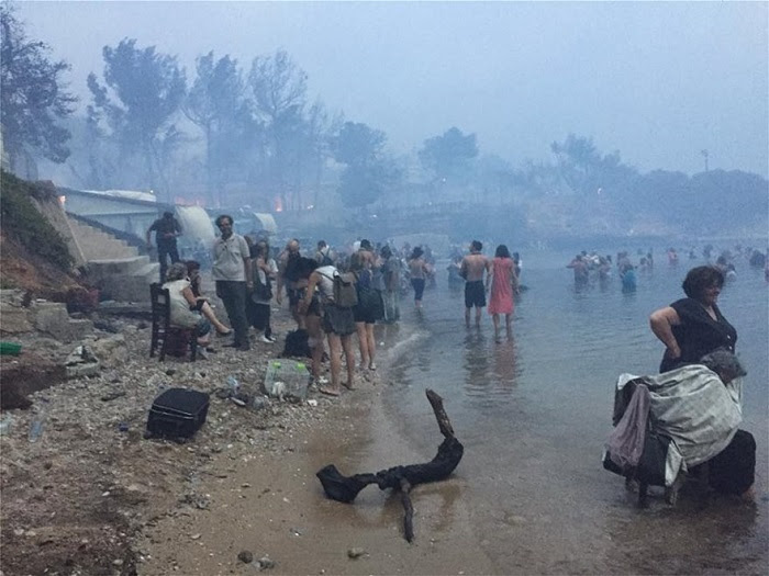 INCENDII CATASTROFALE IN GRECIA. Zeci de morti, sute de ...