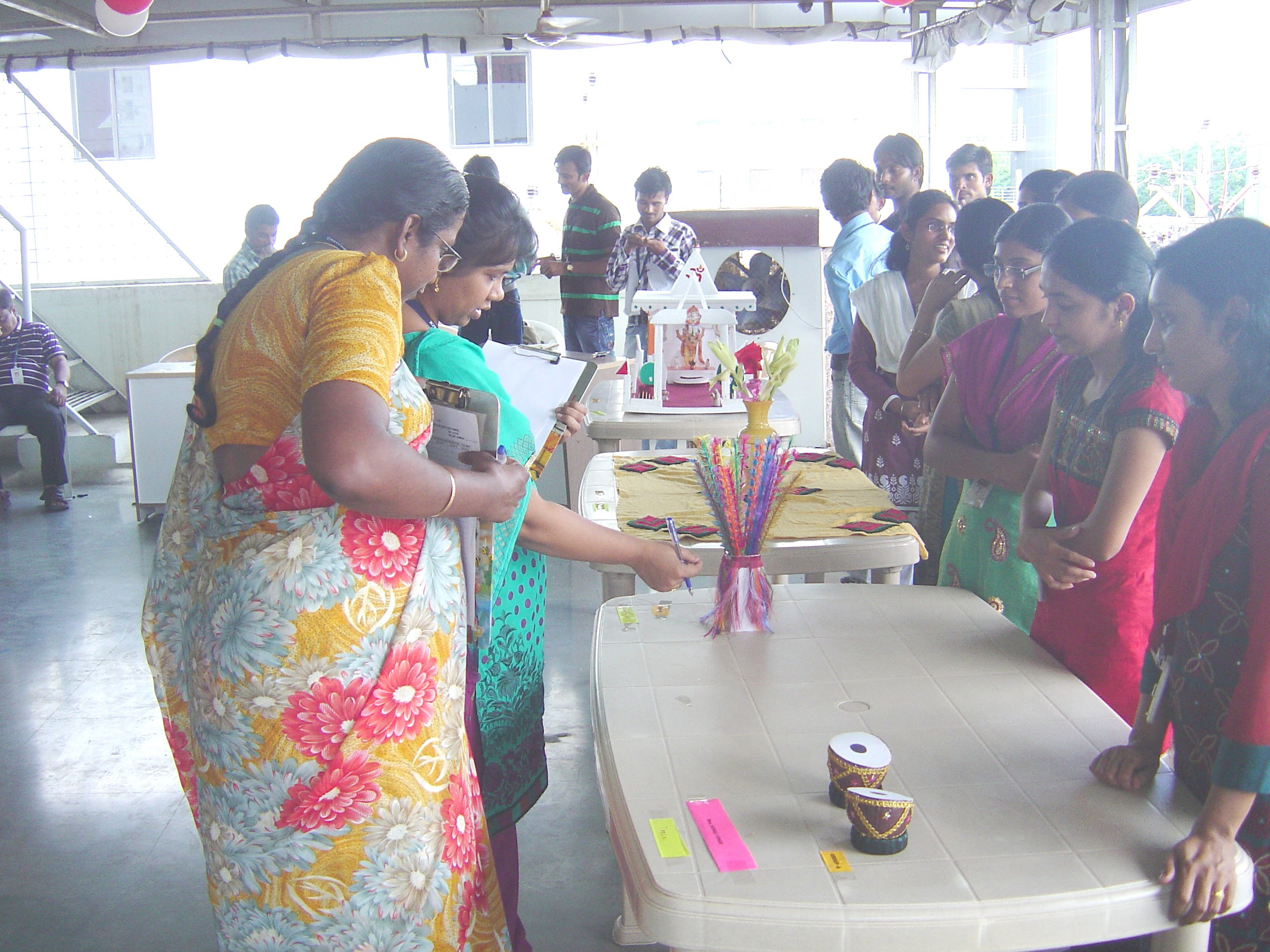 CRAFT MAKING COMPETITION FROM WASTE MATERIALS | Easypack's Blog