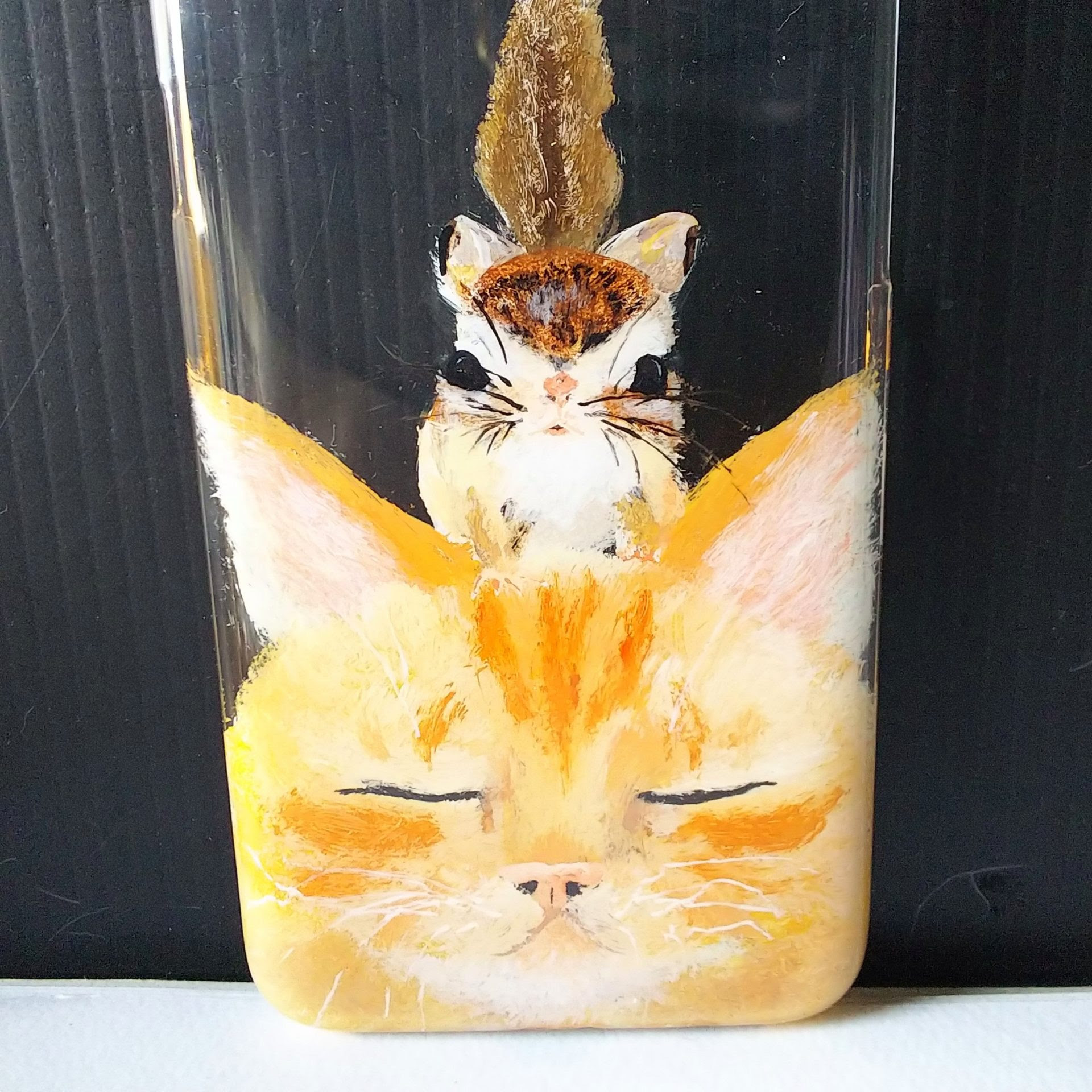 アクリル絵の具で自分だけのオリジナルスマホケースを作る方法 生き物描き巡り