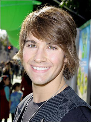 james maslow kissing his girlfriend