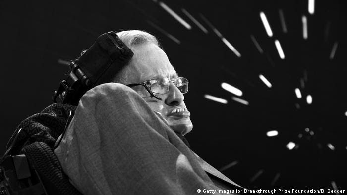 Britischer Wissenschaftler Stephen Hawking ist tot (Getty Images for Breakthrough Prize Foundation/B. Bedder)