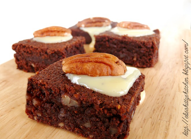 Torta cioccolato, dulce de leche e noci pecan