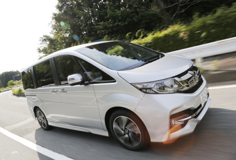 ステップワゴン苦戦 井戸端会議の影響 兵庫県三田市のミニバン専門中古車オークション代行