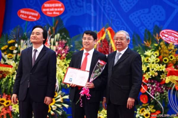 Xét tiêu chuẩn giáo sư: Công khai, có đối thoại và tranh luận