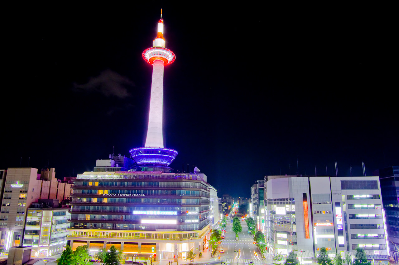 夜の京都タワー 京都府京都市下京区東塩小路町 Landscapephotogallery