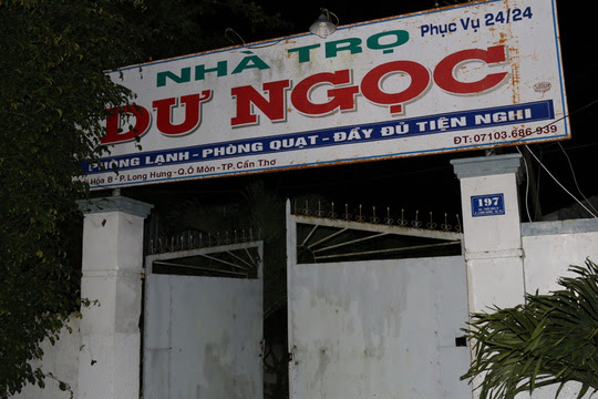 Bắt tại trận 8 nữ nhân viên quán cà phê bán dâm cho khách - 1