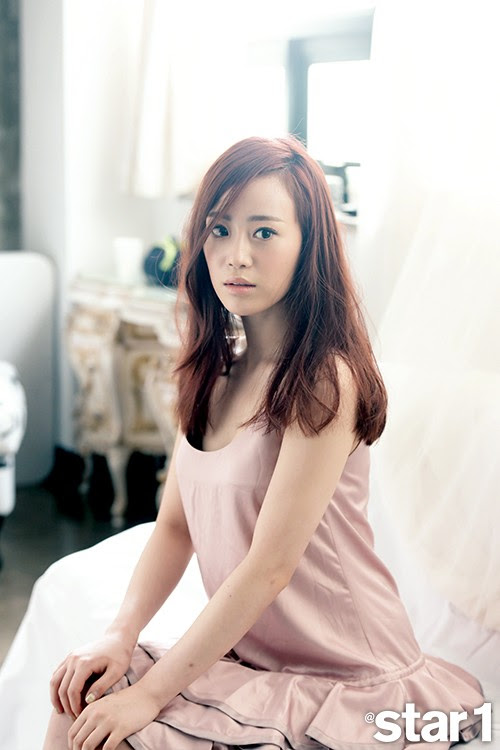 Foto Youngji Kara di Majalah @Star1 Edisi Oktober 2014 