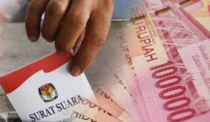 Oknum Timses Caleg Hanura di Kota Komba-Matim Diduga Bagi 